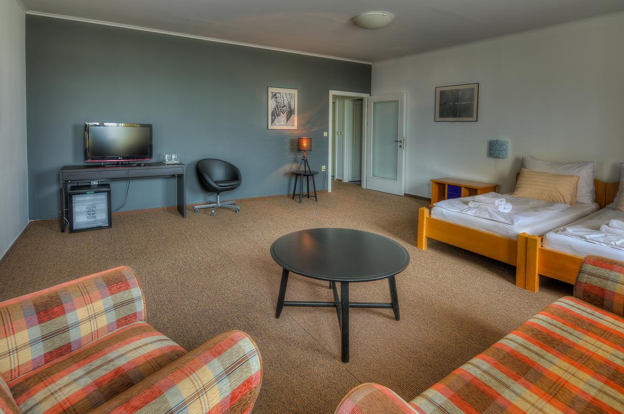 Itvv Hotel Chvalovice  Luaran gambar