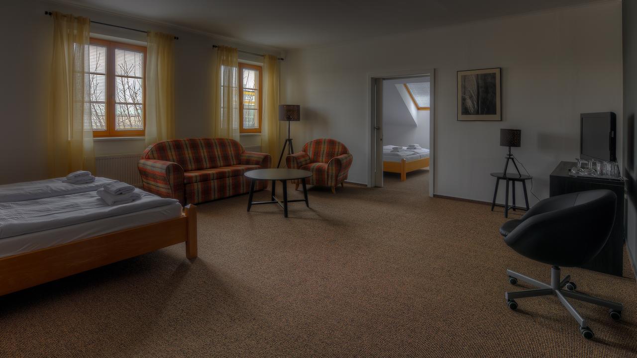 Itvv Hotel Chvalovice  Luaran gambar